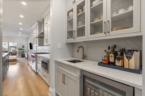 Tiny photo for 1517 W Barry Avenue #2W, Chicago, IL 60657 (MLS # 12593238)