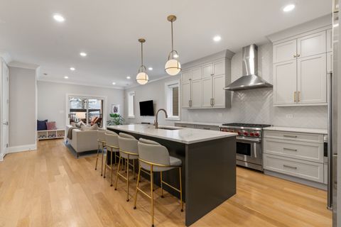 Tiny photo for 1517 W Barry Avenue #2W, Chicago, IL 60657 (MLS # 12593238)