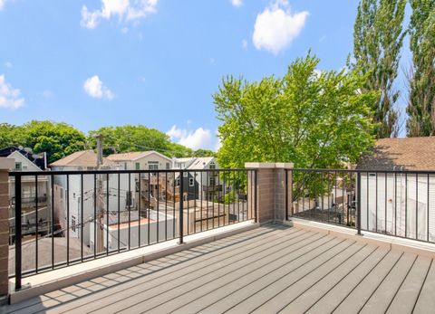 Tiny photo for 1517 W Barry Avenue #2W, Chicago, IL 60657 (MLS # 12593238)