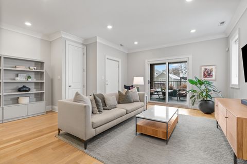 Tiny photo for 1517 W Barry Avenue #2W, Chicago, IL 60657 (MLS # 12593238)