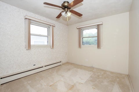 Tiny photo for 831 S Mitchell Avenue, Arlington Heights, IL 60005 (MLS # 12632375)