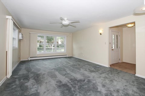 Tiny photo for 831 S Mitchell Avenue, Arlington Heights, IL 60005 (MLS # 12632375)