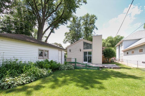 Tiny photo for 831 S Mitchell Avenue, Arlington Heights, IL 60005 (MLS # 12632375)