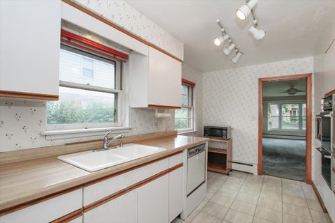 Tiny photo for 831 S Mitchell Avenue, Arlington Heights, IL 60005 (MLS # 12632375)