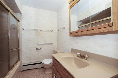 Tiny photo for 831 S Mitchell Avenue, Arlington Heights, IL 60005 (MLS # 12632375)