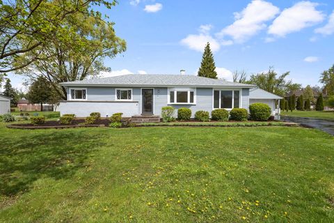 Photo of 646 68th Street, Willowbrook, IL 60527 (MLS # 12581684)