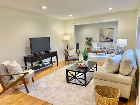 Tiny photo for 646 68th Street, Willowbrook, IL 60527 (MLS # 12581684)