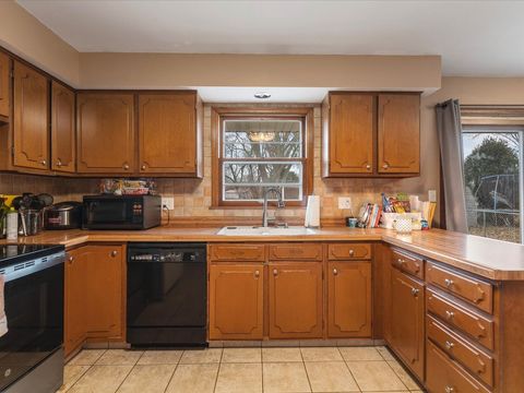 Tiny photo for 4821 Danforth Drive, Rockford, IL 61114 (MLS # 12524450)