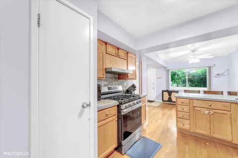 Tiny photo for 411 Hickory Drive #411, Wheeling, IL 60090 (MLS # 12698025)