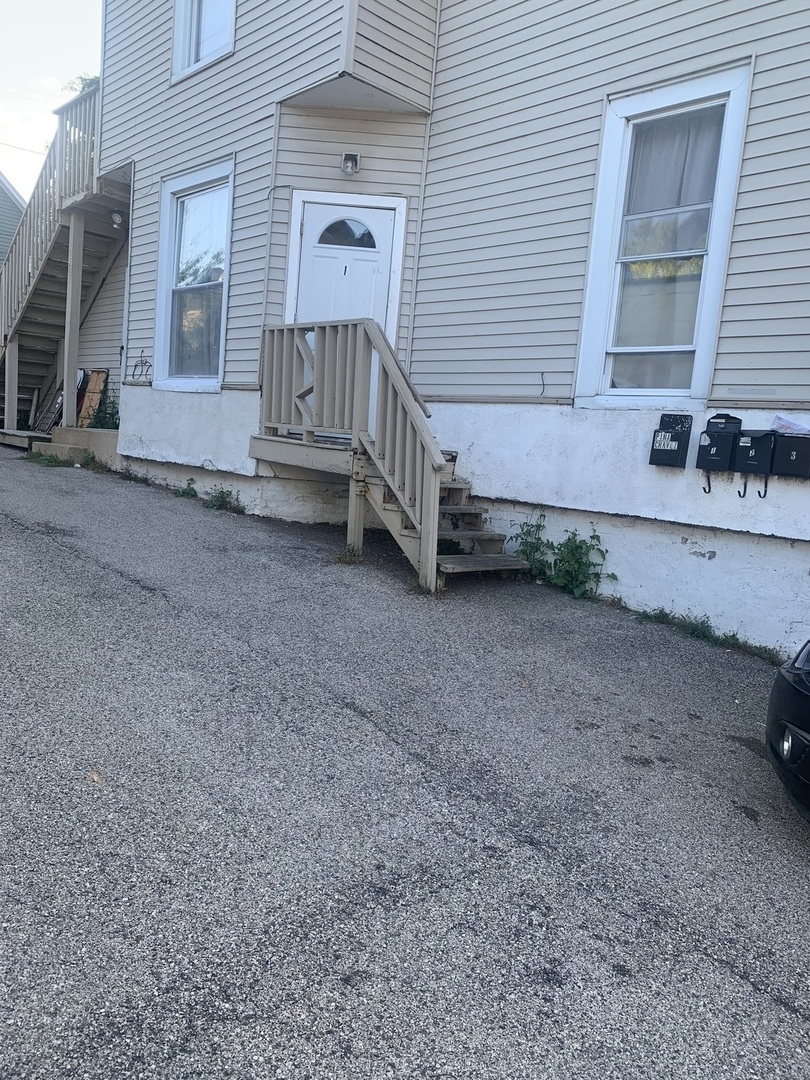 613 Washington Street