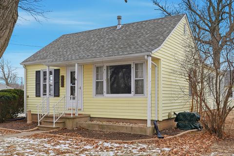 Tiny photo for 1024 Avery Avenue, Dixon, IL 61021 (MLS # 12554689)