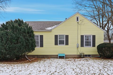 Tiny photo for 1024 Avery Avenue, Dixon, IL 61021 (MLS # 12554689)