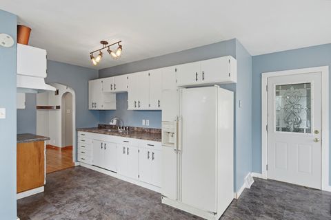 Tiny photo for 1024 Avery Avenue, Dixon, IL 61021 (MLS # 12554689)