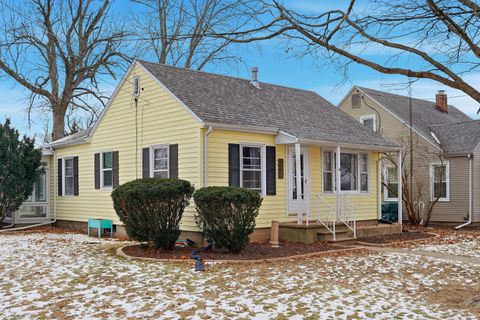 Tiny photo for 1024 Avery Avenue, Dixon, IL 61021 (MLS # 12554689)