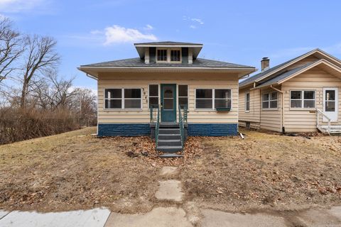 Photo of 3940 12th Street, Rock Island, IL 61201 (MLS # 12588406)