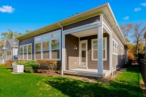 Tiny photo for 1053 Ironwood Court, Glenview, IL 60025 (MLS # 12498012)