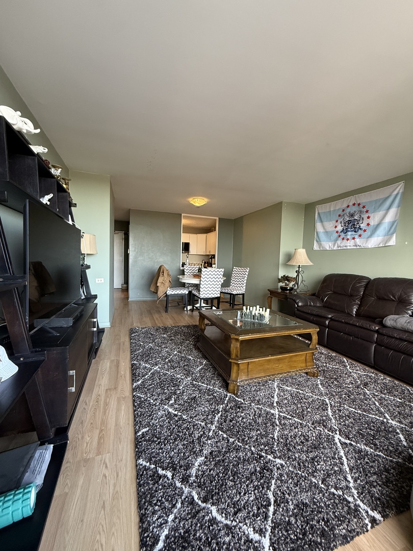 5415 N SHERIDAN Road 504