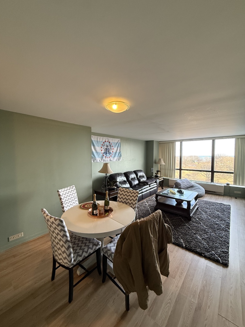 5415 N SHERIDAN Road 504