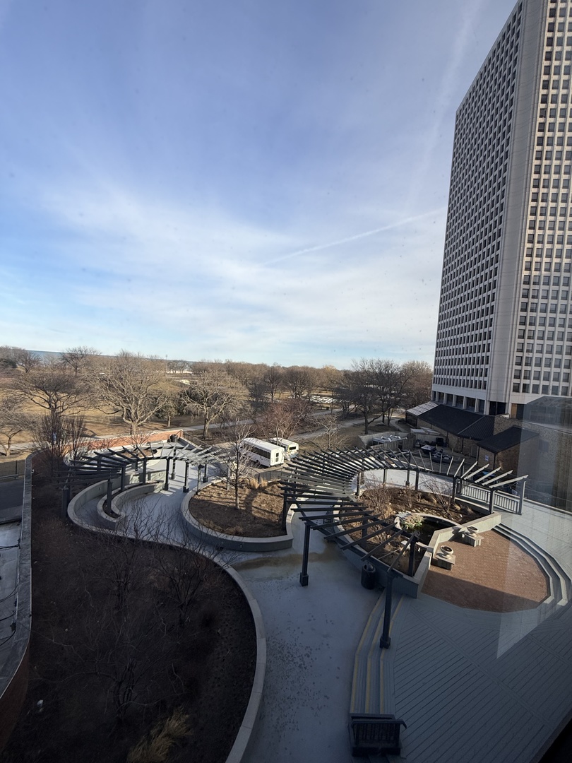 5415 N SHERIDAN Road 504