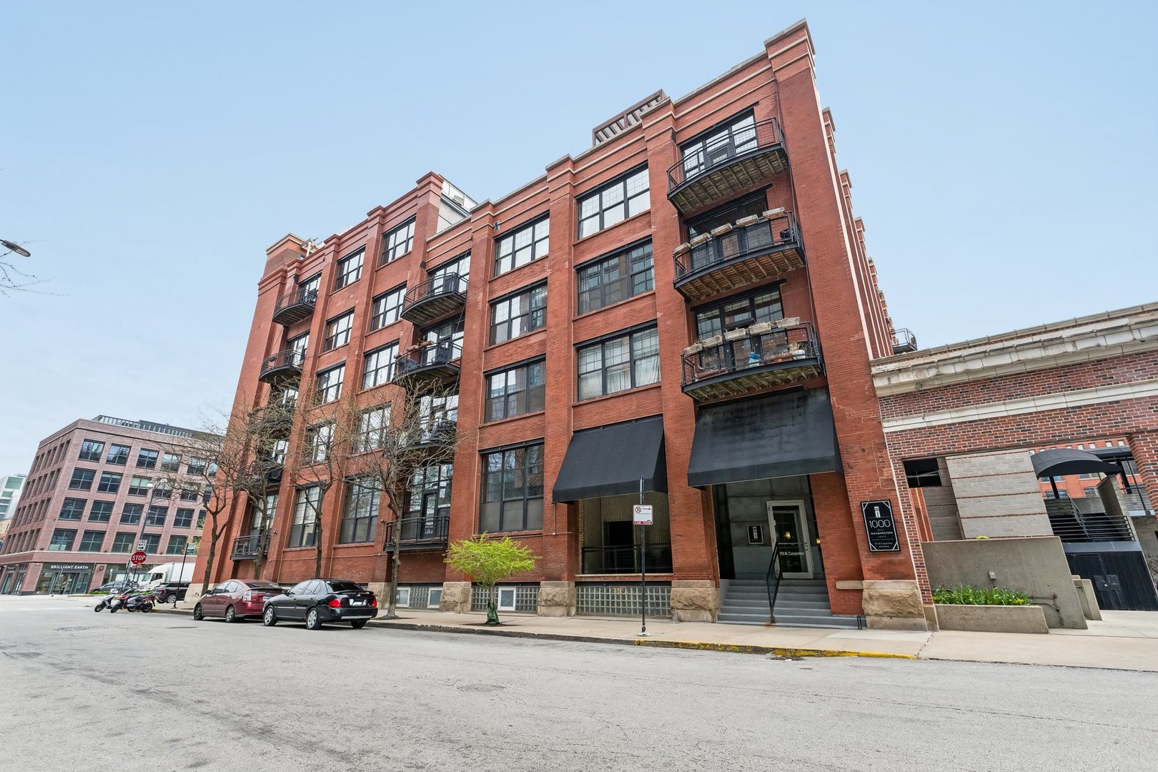 1000 W Washington Boulevard 242