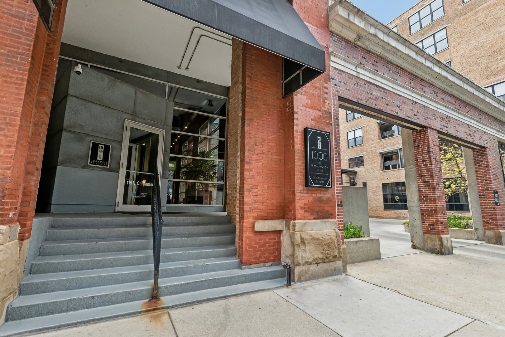 1000 W Washington Boulevard 242