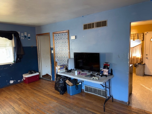 14038 S Saginaw Avenue