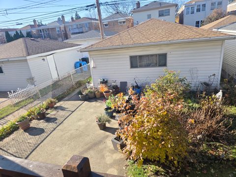 Tiny photo for 5850 N Mulligan Avenue #1, Chicago, IL 60646 (MLS # 12525187)