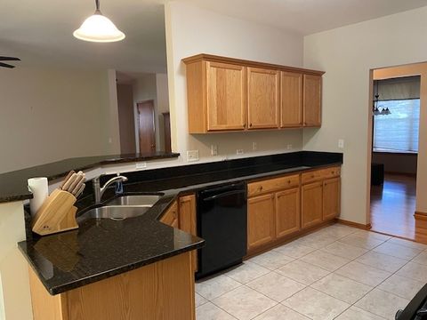 Tiny photo for 296 W Prairie Walk Lane, Round Lake, IL 60073 (MLS # 12508104)