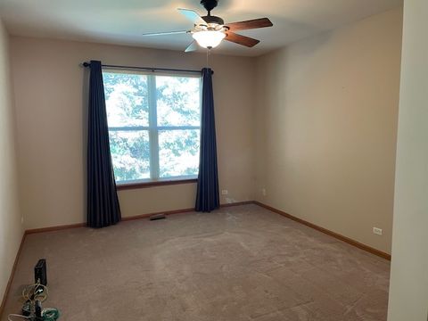 Tiny photo for 296 W Prairie Walk Lane, Round Lake, IL 60073 (MLS # 12508104)