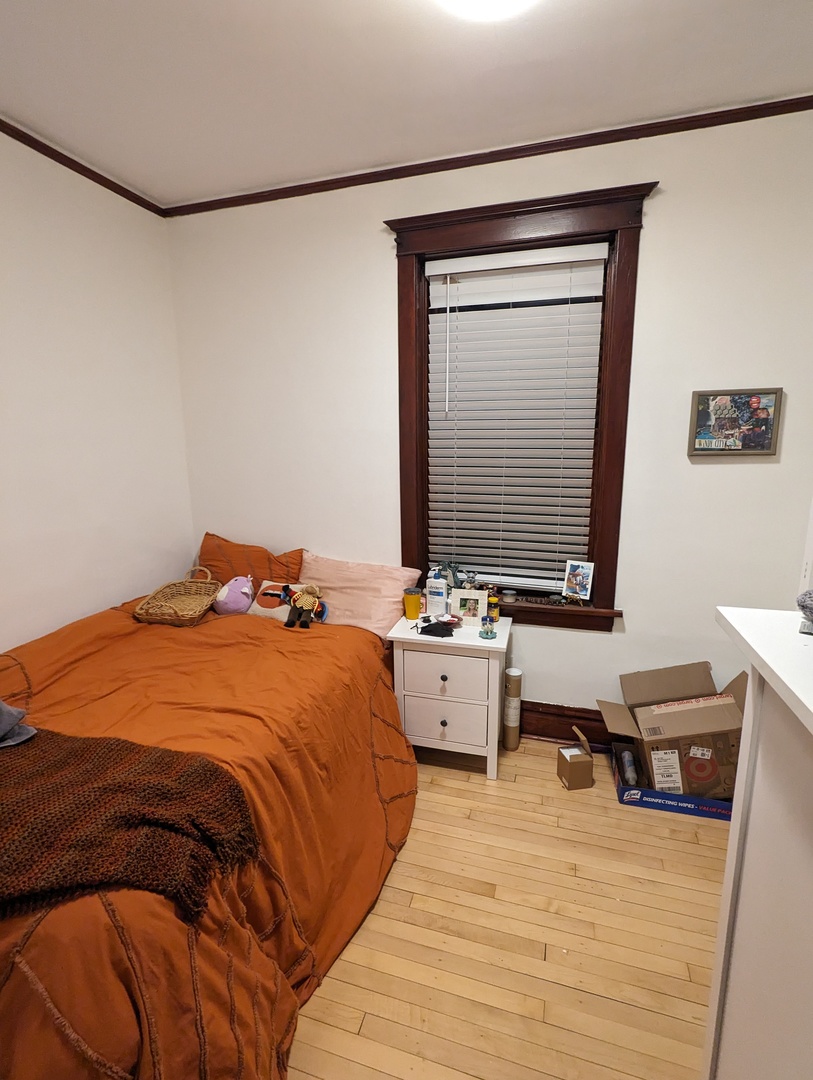 1133 N Winchester Avenue 2F