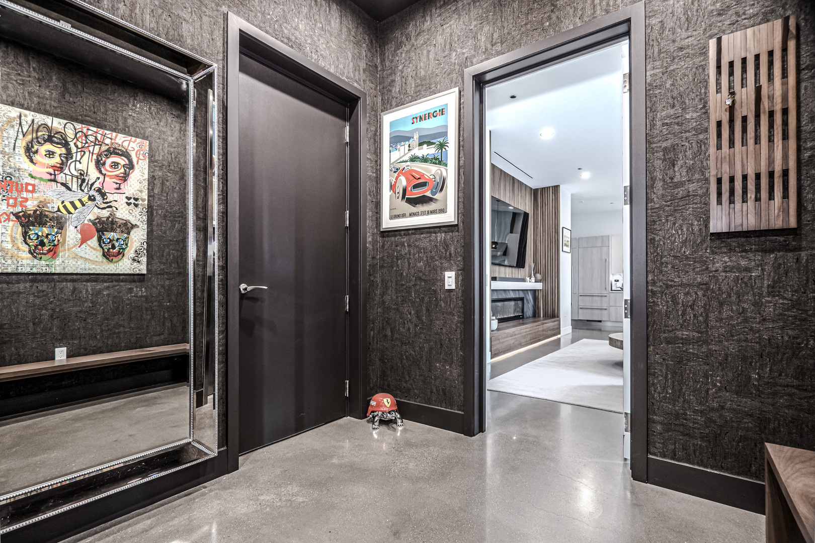 900 W Washington Boulevard 304