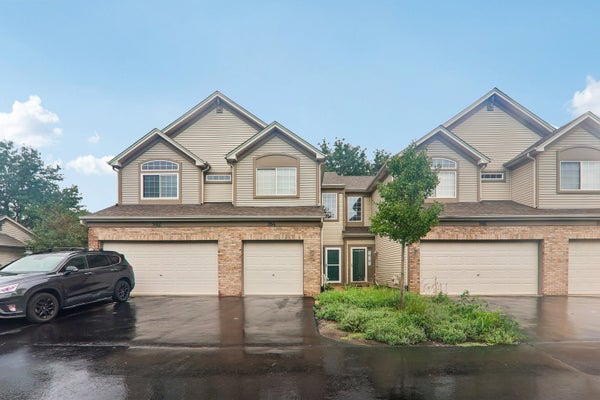 984 PARKHILL CIR, AURORA, IL 60502 - Image a25b416632c162ebf7569335a107b5c7/1119412574