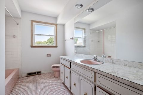 Tiny photo for 10420 Washington Avenue, Oak Lawn, IL 60453 (MLS # 12448597)