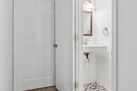 Tiny photo for 840 Violet Circle, Naperville, IL 60540 (MLS # 12679094)
