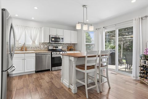 Tiny photo for 840 Violet Circle, Naperville, IL 60540 (MLS # 12679094)
