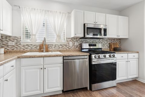 Tiny photo for 840 Violet Circle, Naperville, IL 60540 (MLS # 12679094)