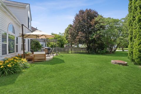 Tiny photo for 840 Violet Circle, Naperville, IL 60540 (MLS # 12679094)
