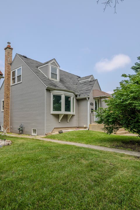 Tiny photo for 9308 S Troy Avenue, Evergreen Park, IL 60805 (MLS # 12711521)