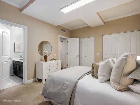 Tiny photo for 2851 N ASHLAND Avenue #1S, Chicago, IL 60657 (MLS # 12474754)
