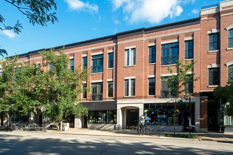 Tiny photo for 2144 W ROSCOE Street #2B, Chicago, IL 60618 (MLS # 12485534)