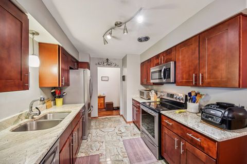 Tiny photo for 1025 Randolph Street #107, Oak Park, IL 60302 (MLS # 12578263)
