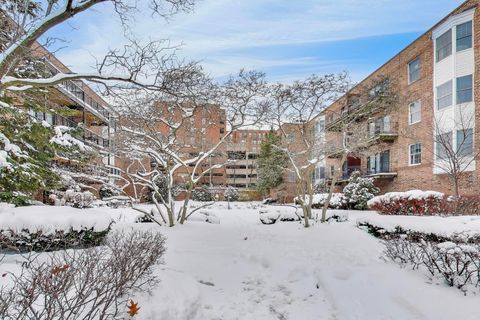 Tiny photo for 1730 Hinman Avenue #3A, Evanston, IL 60201 (MLS # 12522761)