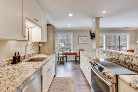 Tiny photo for 1730 Hinman Avenue #3A, Evanston, IL 60201 (MLS # 12522761)