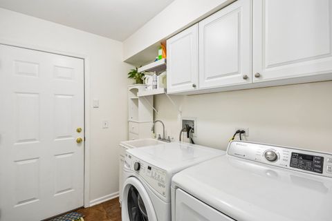 Tiny photo for 1559 Abbotsford Drive, Naperville, IL 60563 (MLS # 12648335)