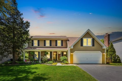 Photo of 1559 Abbotsford Drive, Naperville, IL 60563 (MLS # 12648335)