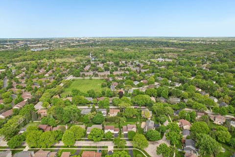 Tiny photo for 1559 Abbotsford Drive, Naperville, IL 60563 (MLS # 12648335)