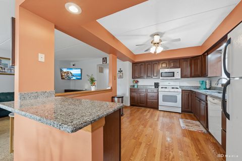 Tiny photo for 16807 81st Avenue #1S, Tinley Park, IL 60477 (MLS # 12626055)
