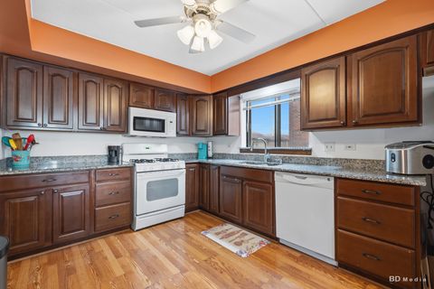 Tiny photo for 16807 81st Avenue #1S, Tinley Park, IL 60477 (MLS # 12626055)