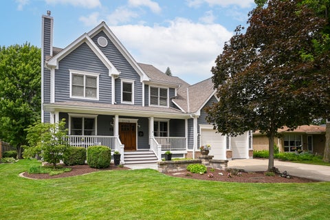 Photo of Glen Ellyn, IL 60137 (MLS # 12482215)