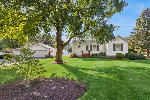 Photo of 10N980 Hawthorne Street, Elgin, IL 60123 (MLS # 12472083)